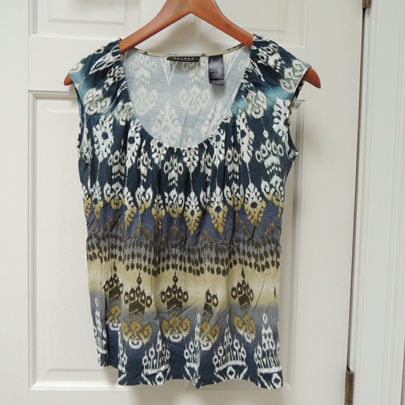 Aztec like pattern sleeveless top - Picture 1 of 5